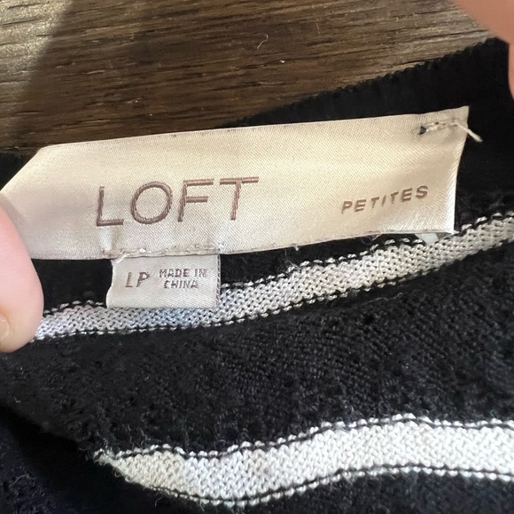 Loft Petites T-Shirt - Picture 7 of 10